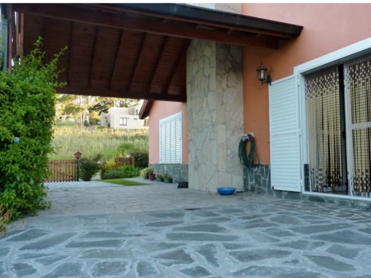 Sierra de los Padres / Casa en Alquiler