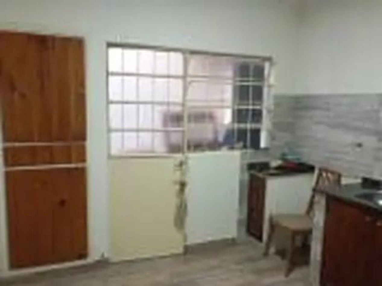 Cerrito 1500 - Casa 3 amb. Garage 120 M2 y Local en Esquina 50 m2. OPORTUNIDAD