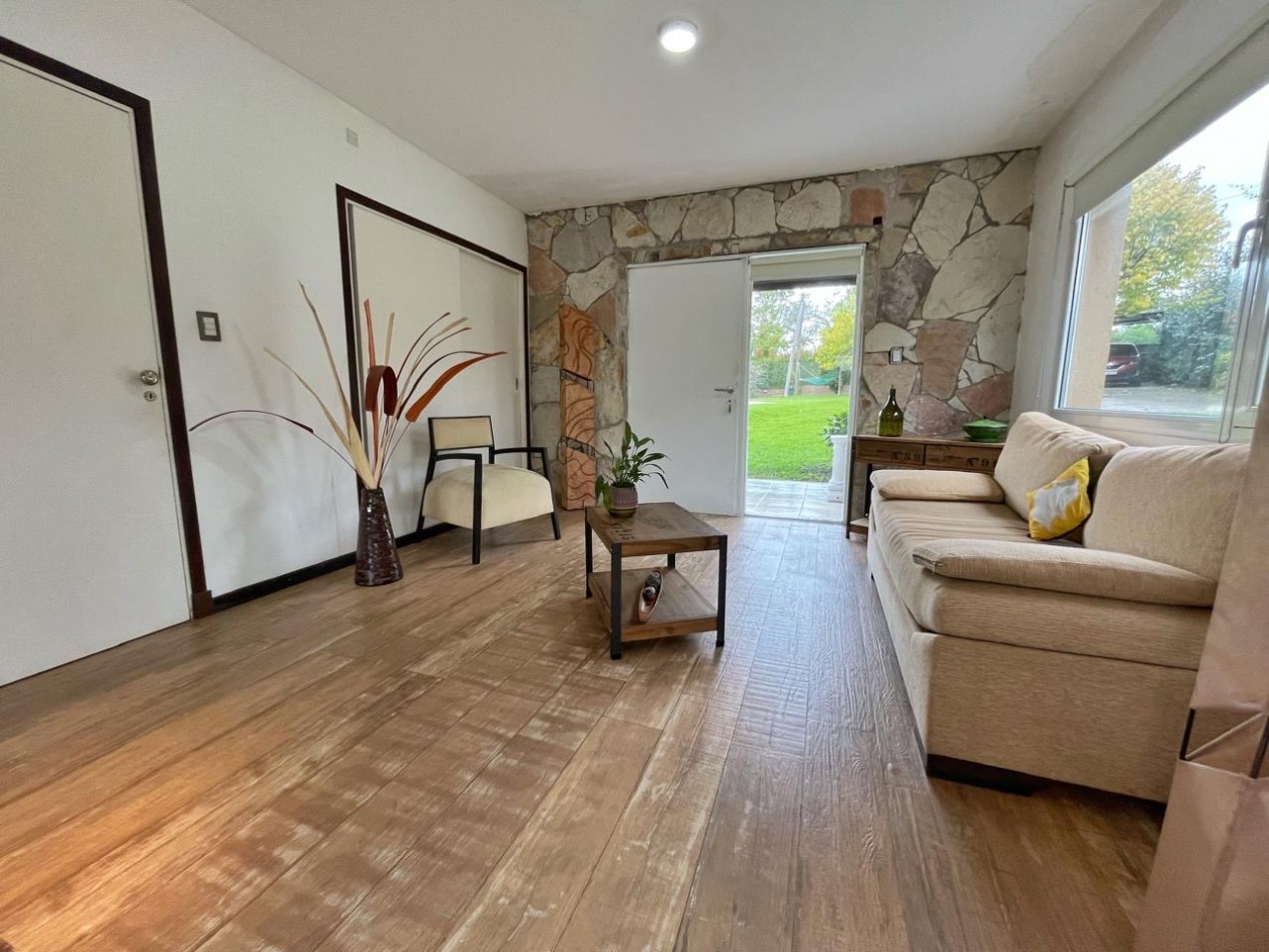 CASA SOBRE DOS LOTES / SIERRA DE LOS PADRES