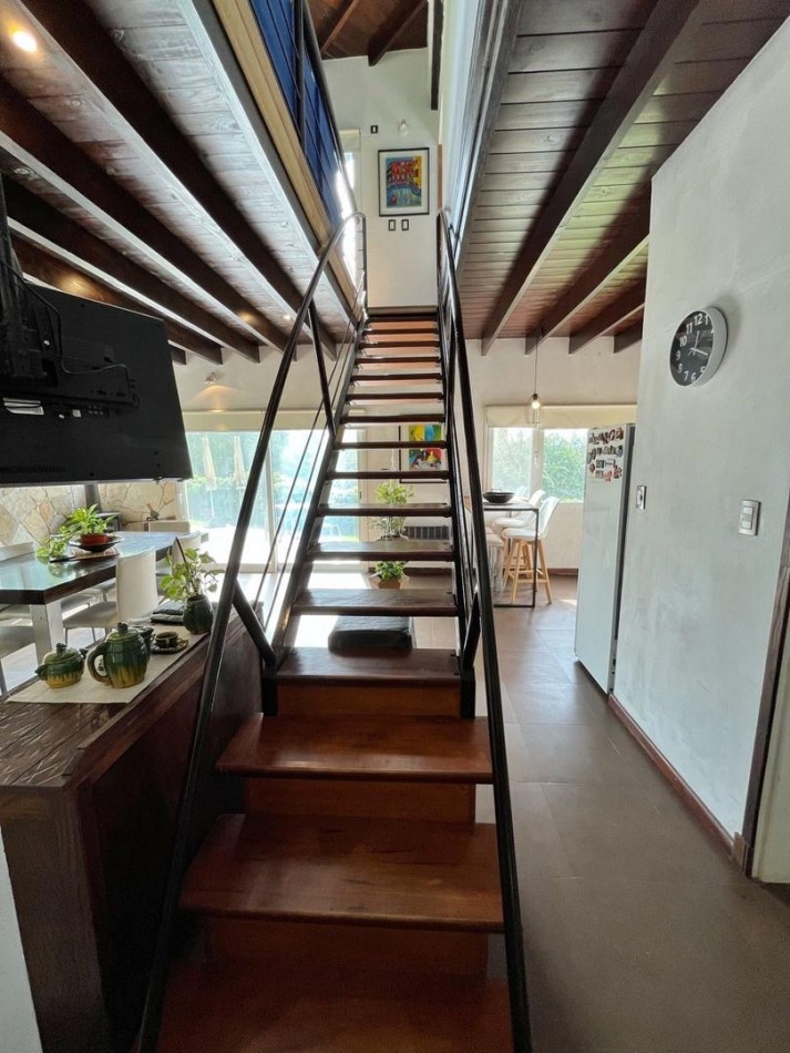 CASA SOBRE DOS LOTES / SIERRA DE LOS PADRES