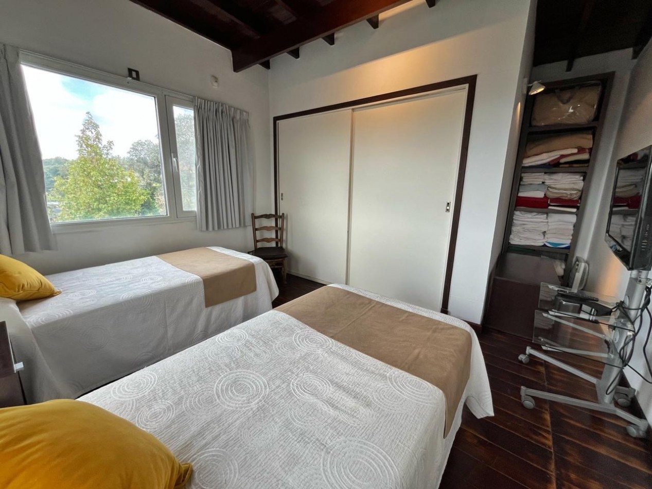 CASA SOBRE DOS LOTES / SIERRA DE LOS PADRES