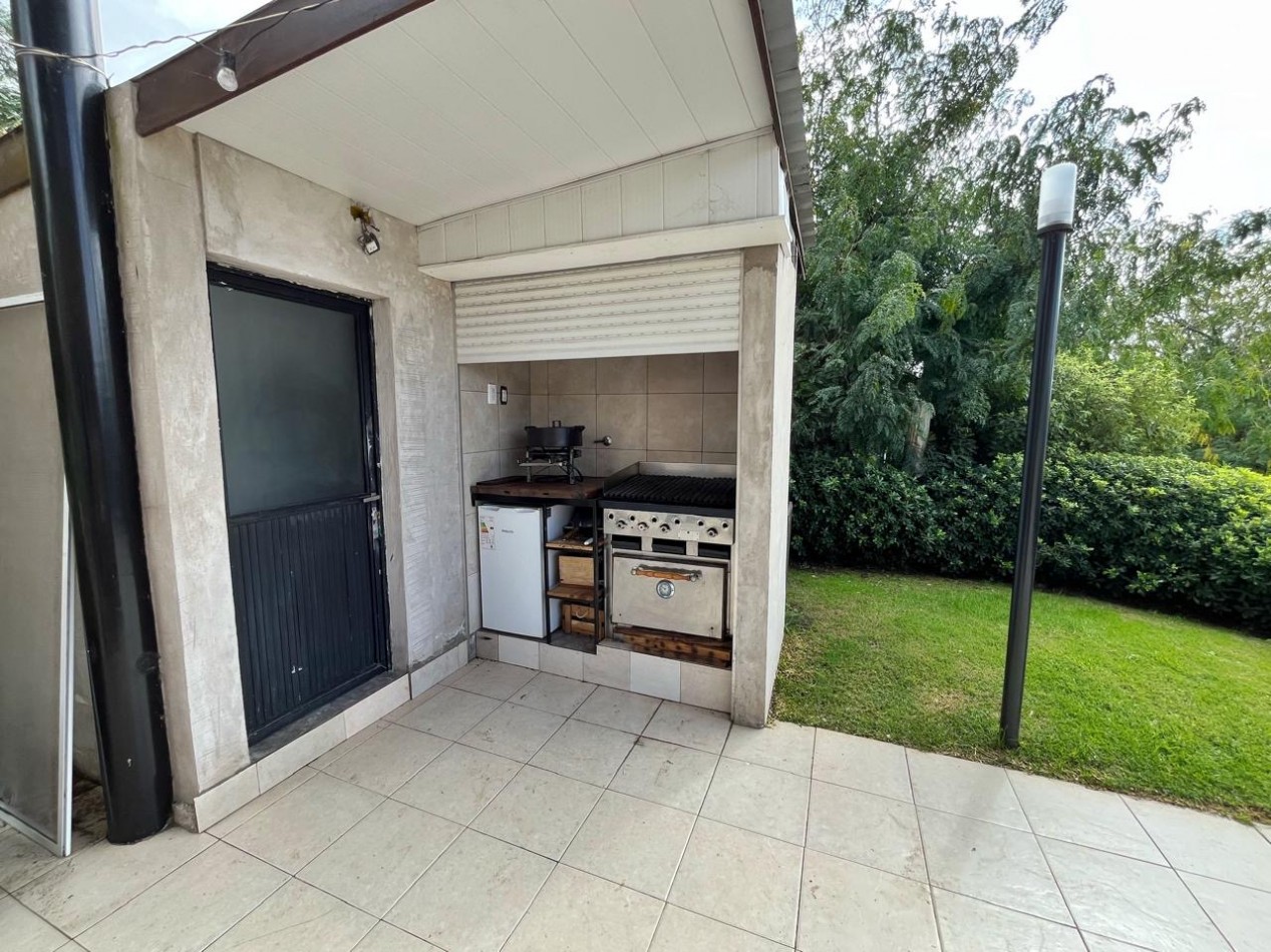 CASA SOBRE DOS LOTES / SIERRA DE LOS PADRES