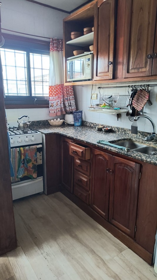 DEPARTAMENTO  TRES AMBIENTES  Y MEDIO CON PATIO/QUINCHO