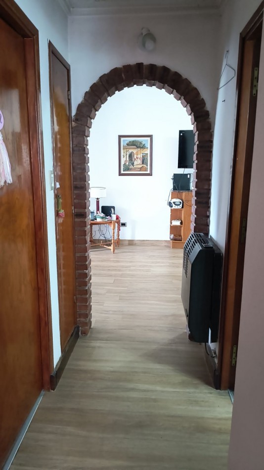 DEPARTAMENTO  TRES AMBIENTES  Y MEDIO CON PATIO/QUINCHO