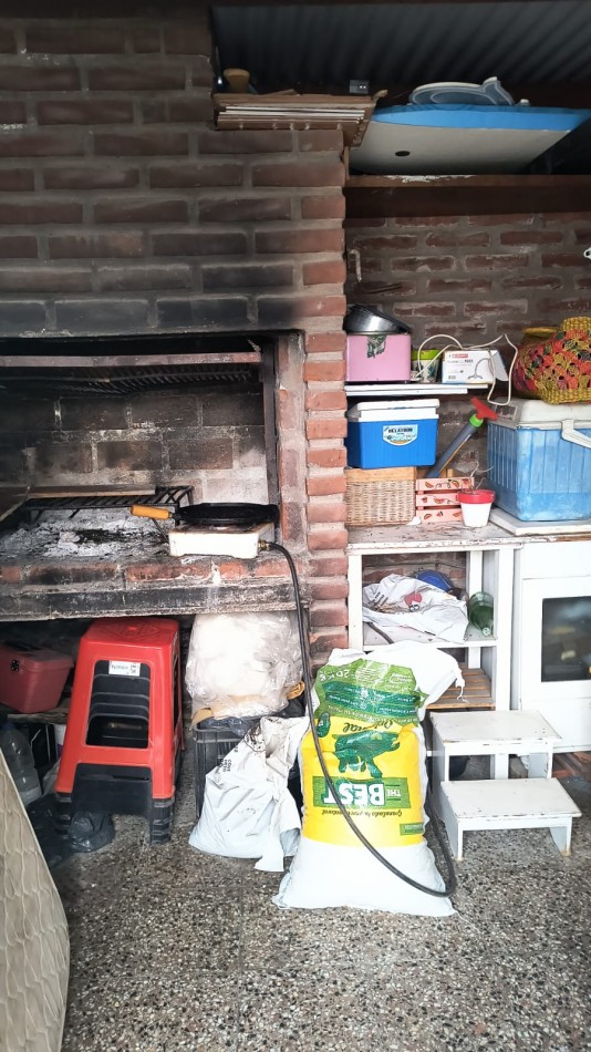 DEPARTAMENTO  TRES AMBIENTES  Y MEDIO CON PATIO/QUINCHO