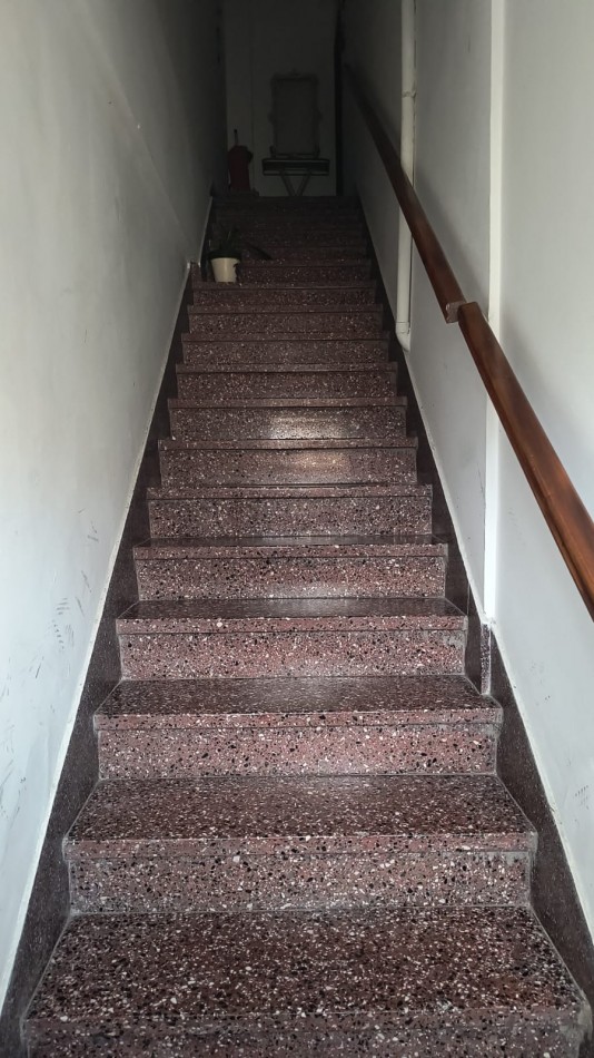 DEPARTAMENTO  TRES AMBIENTES  Y MEDIO CON PATIO/QUINCHO