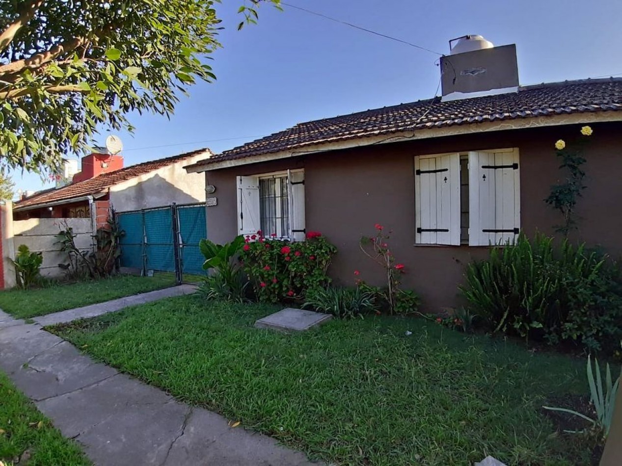 BARRIO DON EMILIO / ALQUILER 12 MESES / CASA TRES AMBIERNTES CON JARDIN