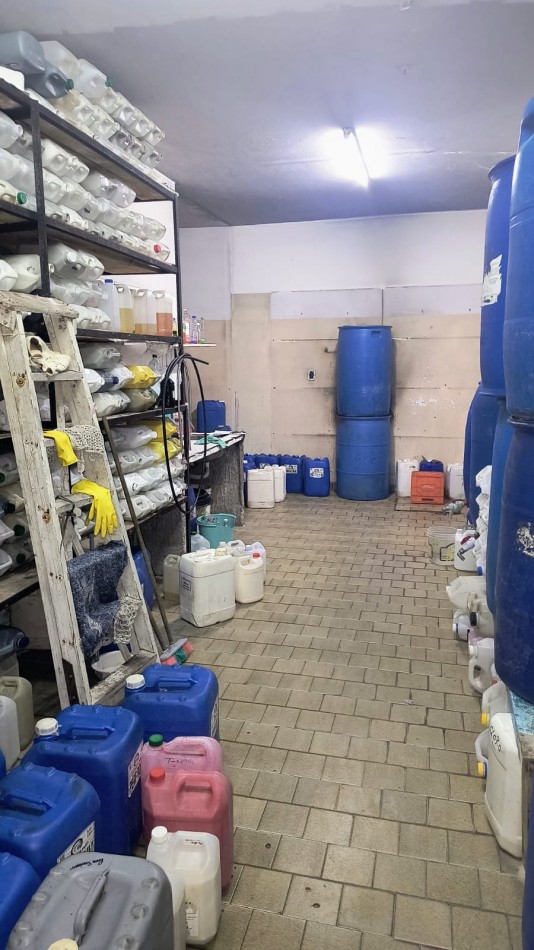 Fondo de comercio: Perfumeria y Limpieza / Sobre Calle Cerrito y Rosales. / Barrio Cerrito San Salvador.