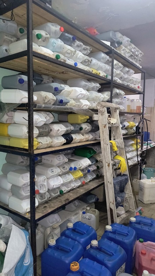 Fondo de comercio: Perfumeria y Limpieza / Sobre Calle Cerrito y Rosales. / Barrio Cerrito San Salvador.