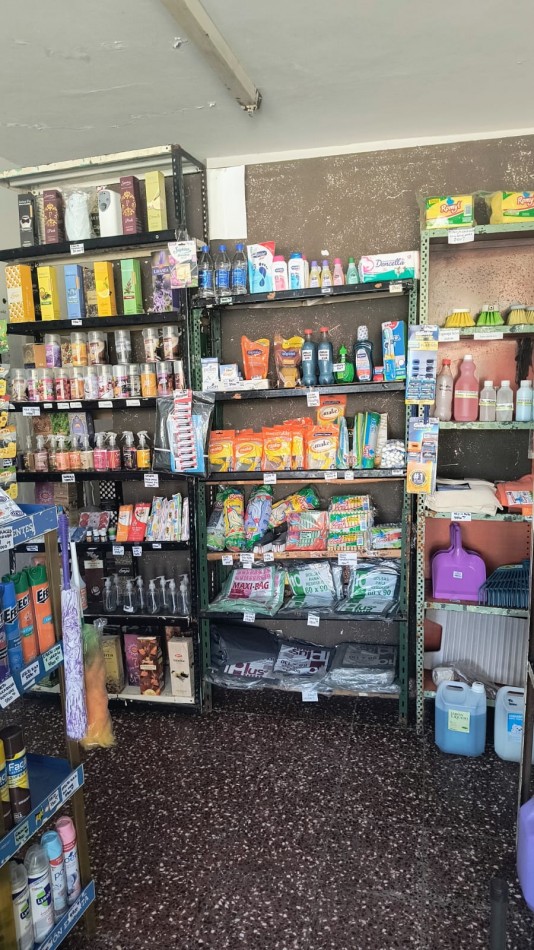 Fondo de comercio: Perfumeria y Limpieza / Sobre Calle Cerrito y Rosales. / Barrio Cerrito San Salvador.