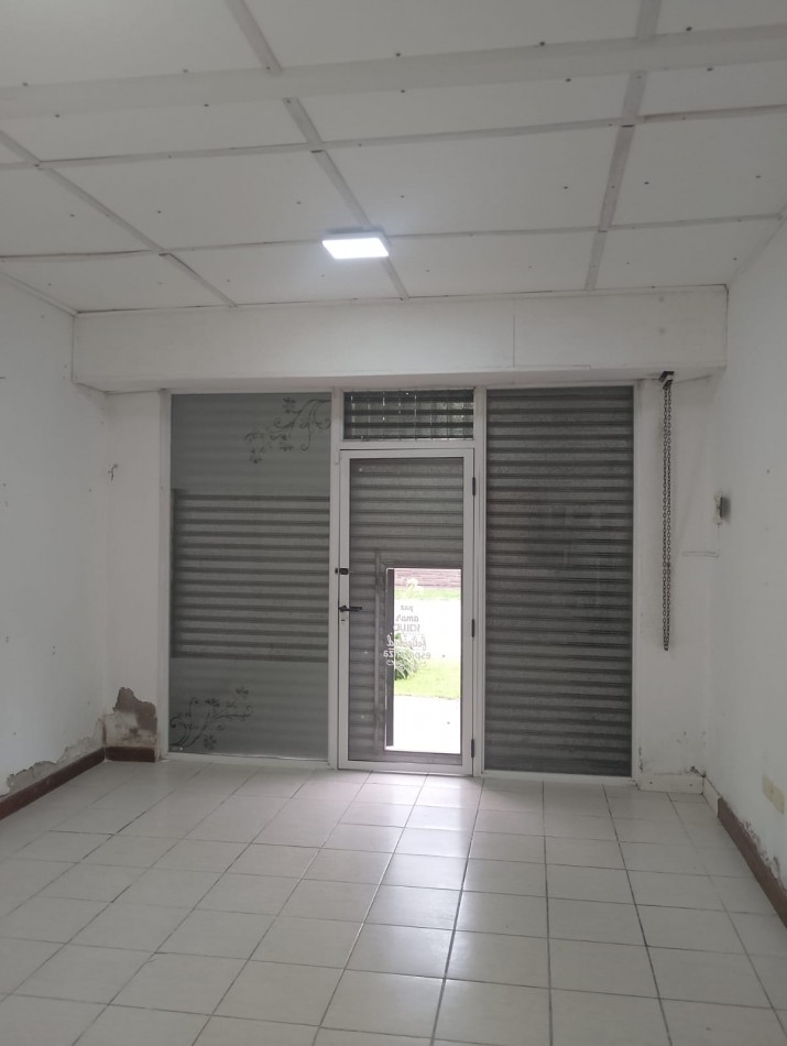 LOCAL EN ALQUILER / BARRIO CERRITO-SAN SALVADOR