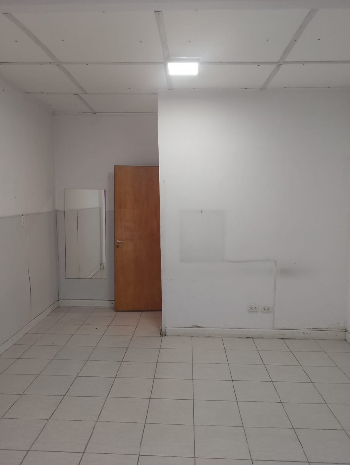 LOCAL EN ALQUILER / BARRIO CERRITO-SAN SALVADOR