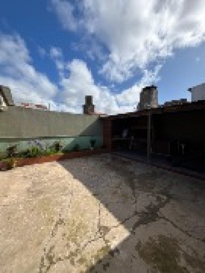 CASA / EXCELENTE CHALET EN VENTA EN BARRIO CERRITO SAN SLVADOR
