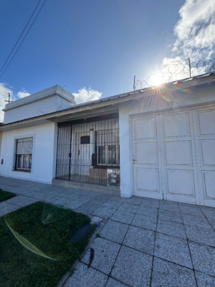 CASA / EXCELENTE CHALET EN VENTA EN BARRIO CERRITO SAN SLVADOR
