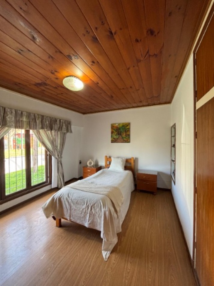 CASA / EXCELENTE CHALET EN VENTA EN BARRIO CERRITO SAN SLVADOR