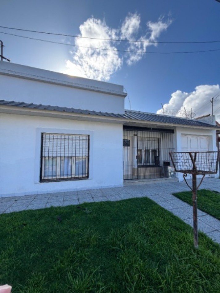 CASA / EXCELENTE CHALET EN VENTA EN BARRIO CERRITO SAN SLVADOR