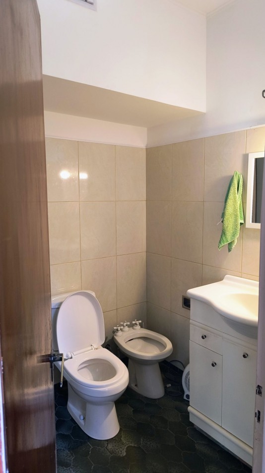 CASA / EXCELENTE CHALET EN VENTA EN BARRIO CERRITO SAN SLVADOR
