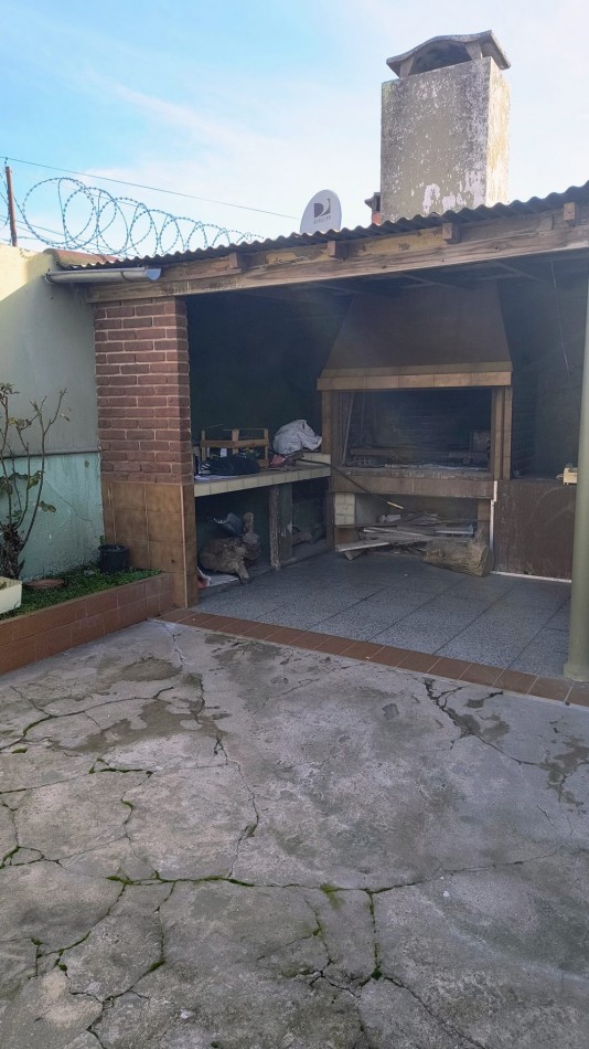 CASA / EXCELENTE CHALET EN VENTA EN BARRIO CERRITO SAN SLVADOR