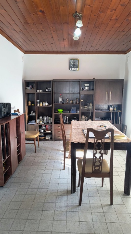 CASA / EXCELENTE CHALET EN VENTA EN BARRIO CERRITO SAN SLVADOR