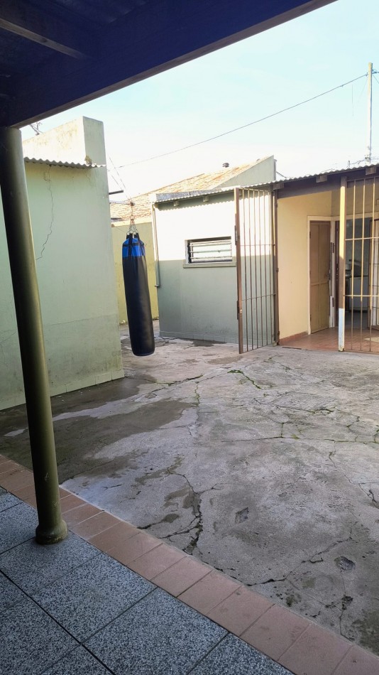 CASA / EXCELENTE CHALET EN VENTA EN BARRIO CERRITO SAN SLVADOR