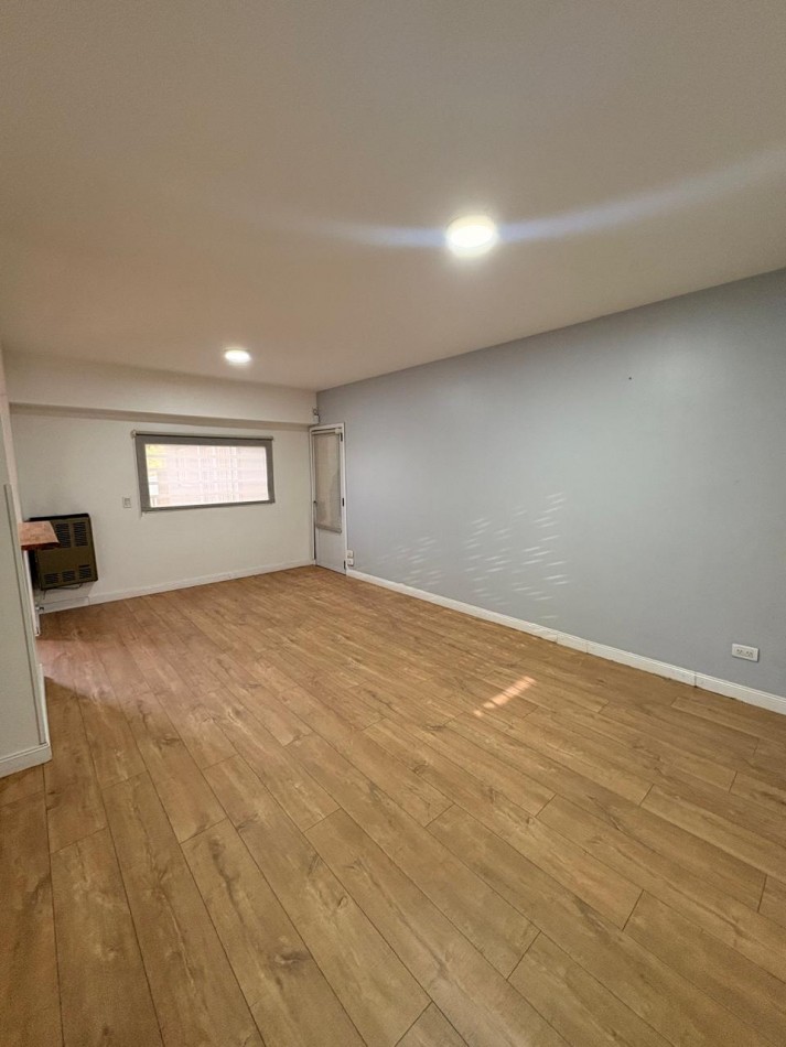 Barrio Lomas del Golf/ Te espera tu nuevo Hogar/ Casa tres ambientes con pileta /Reciclada
