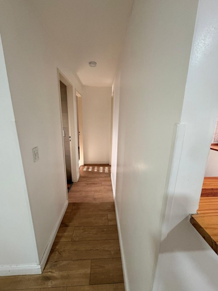 Barrio Lomas del Golf/ Te espera tu nuevo Hogar/ Casa tres ambientes con pileta /Reciclada
