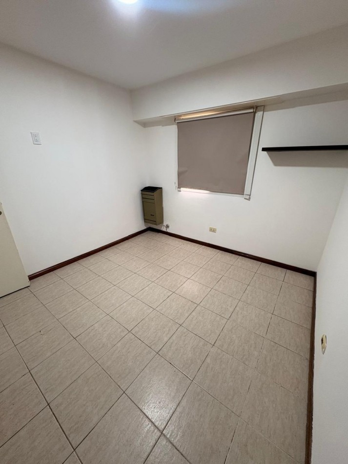 Barrio Lomas del Golf/ Te espera tu nuevo Hogar/ Casa tres ambientes con pileta /Reciclada