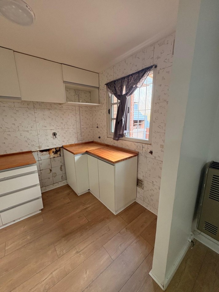 Barrio Lomas del Golf/ Te espera tu nuevo Hogar/ Casa tres ambientes con pileta /Reciclada