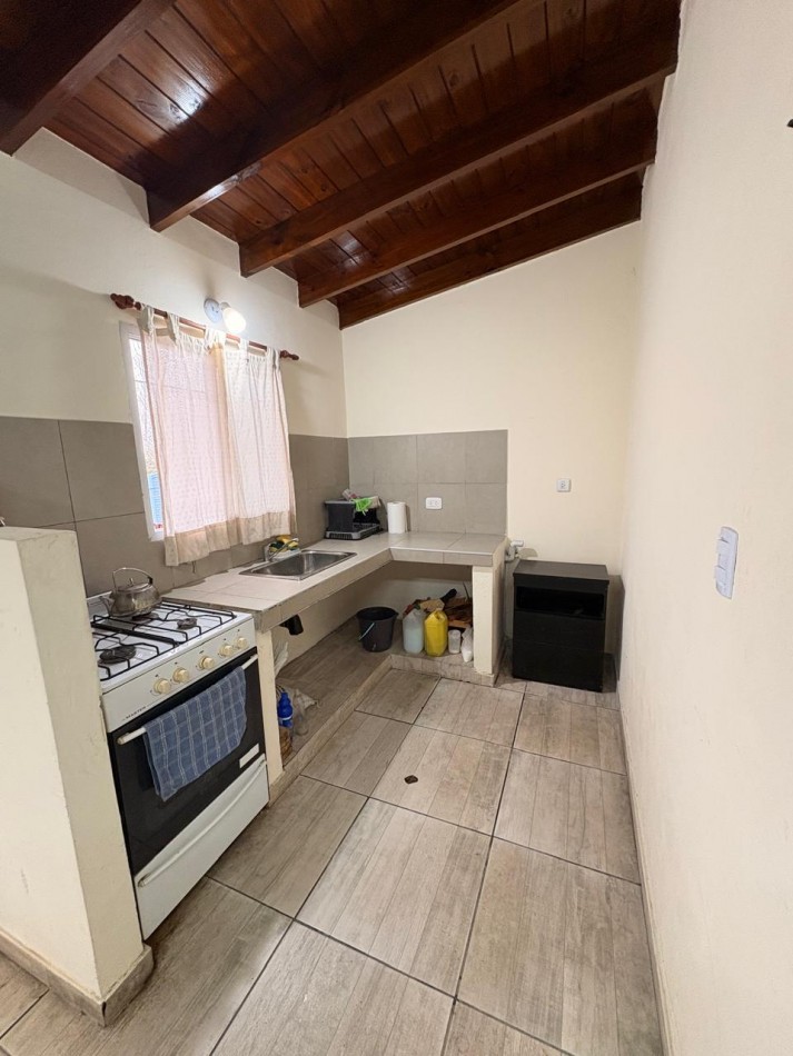 Barrio Lomas del Golf/ Te espera tu nuevo Hogar/ Casa tres ambientes con pileta /Reciclada