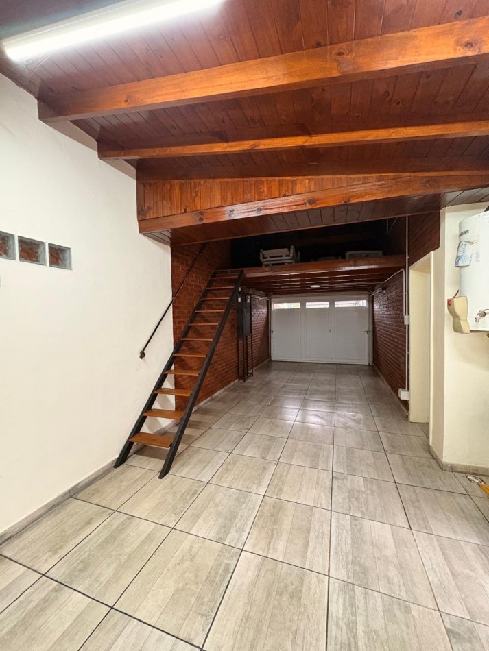 Barrio Lomas del Golf/ Te espera tu nuevo Hogar/ Casa tres ambientes con pileta /Reciclada