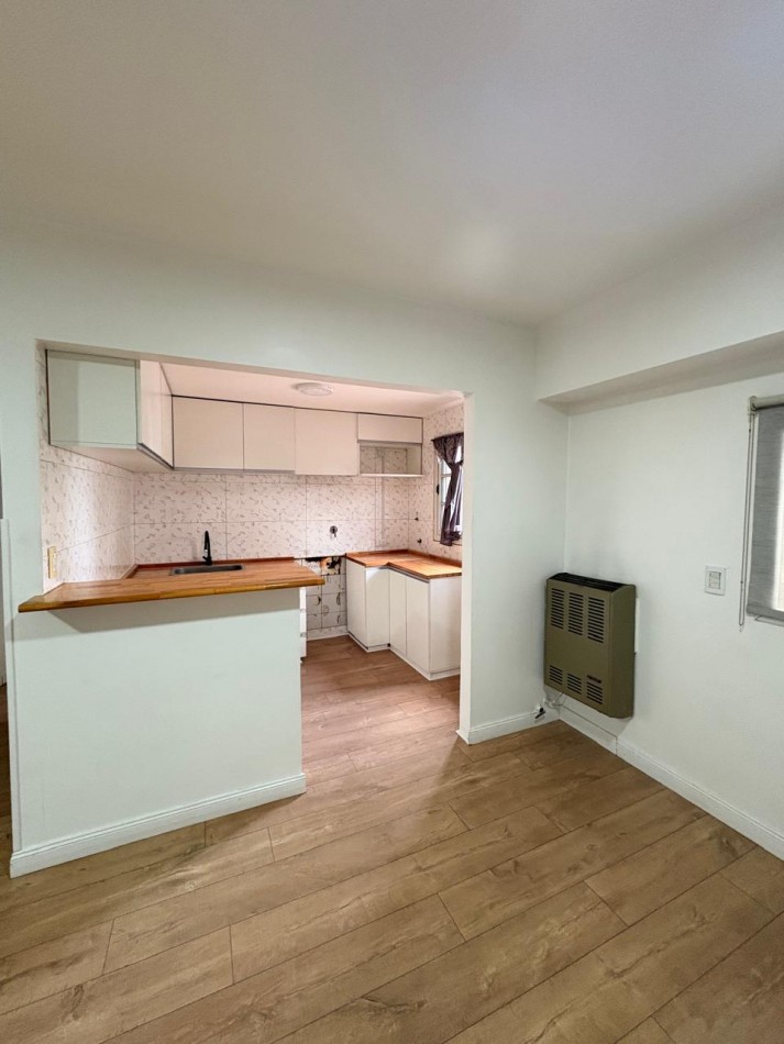 Barrio Lomas del Golf/ Te espera tu nuevo Hogar/ Casa tres ambientes con pileta /Reciclada