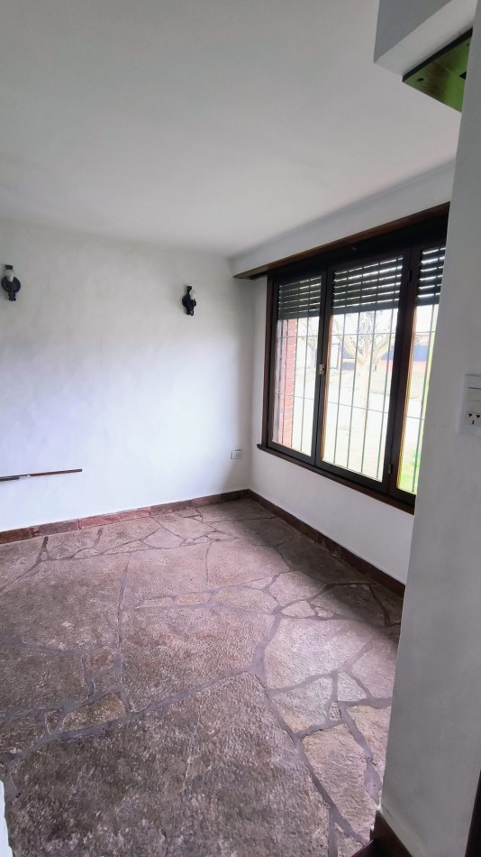CASA EN BARRIO CERRITO SAN SALVADOR