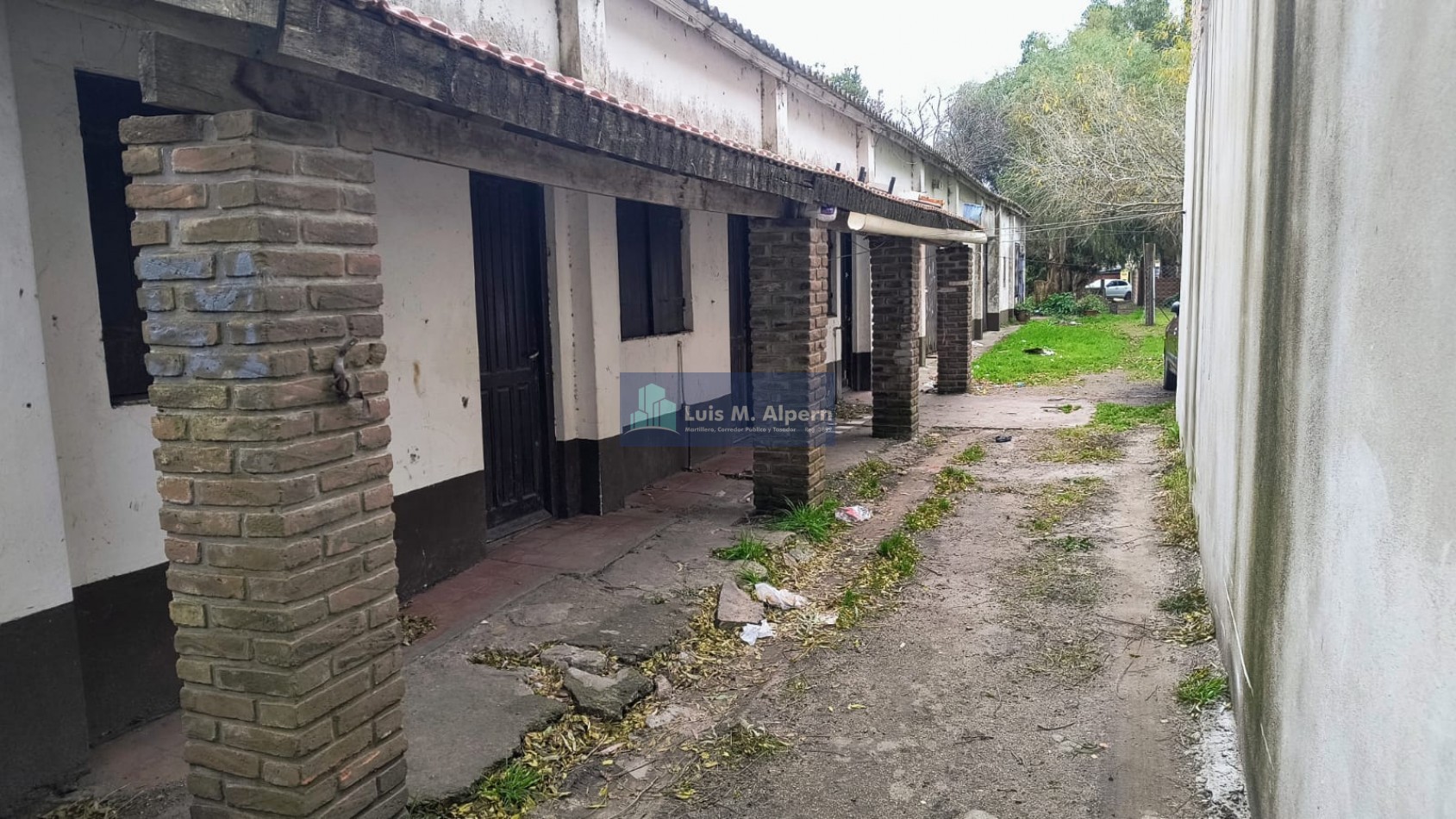 Galpones (dos) + departamentos (tres) VENTA 