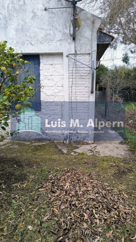 Barrio Felix U. Camet / VENTA EN BLOCK / Chalet + Departamentos + Galpones. 