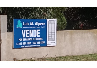 Barrio Felix U. Camet / VENTA EN BLOCK / Chalet + Departamentos + Galpones. 