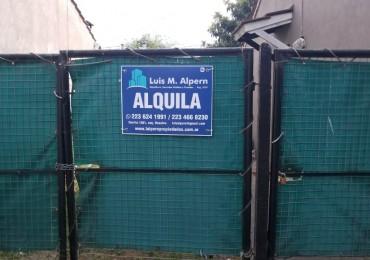 BARRIO DON EMILIO / ALQUILER 12 MESES / CASA TRES AMBIERNTES CON JARDIN