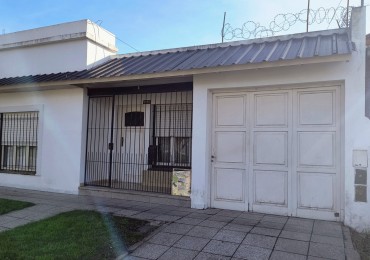 CASA / EXCELENTE CHALET EN VENTA EN BARRIO CERRITO SAN SLVADOR